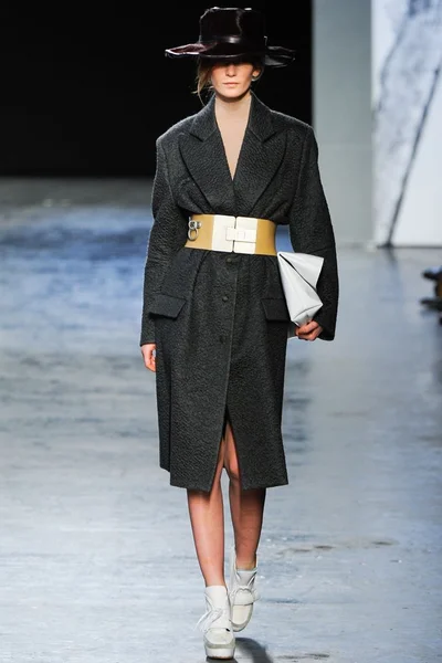 Look 11